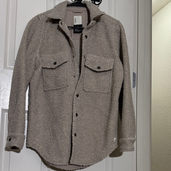 Vuori Jackets & Blazers - Cozy Taupe Sherpa Shacket